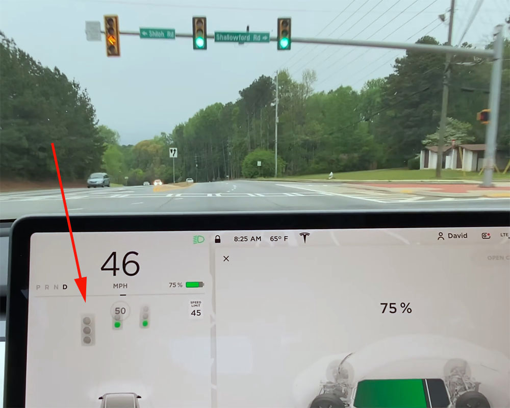 Tesla traffic light control wrong traffic light position